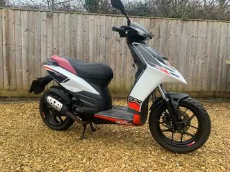 aprilia-sr50-motard-2014-12-months-mot