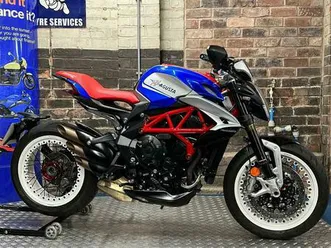mv-agusta-dragster-800-rr-america