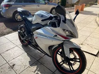 yamaha-mtl-125-anne2012