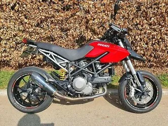 ducati-hypermotard-796-2010-model-supermoto