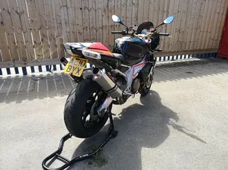 2010-aprilia-tuono-r-extras
