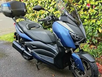 yamaha-x-max-300-2018-phantom-blue-3300-miles-yamaha-extras