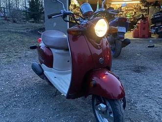 yamaha-vino-50cc-scooter-moped