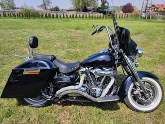 yamaha-road-star-1700-custom-bagger-film