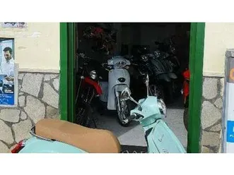 vendo vespa gts 300 hpe (2021 - 22) nuova a napoli (codice 7913222) - moto.it