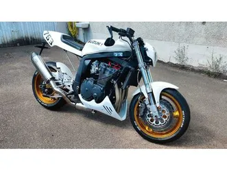 suzuki-gsx-r-750-gr77b-streetfighter-cafe-racer-custom-bike