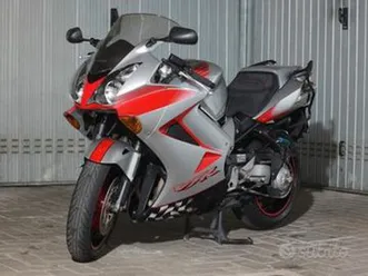 honda vfr 800 - 2002 dangerous toy