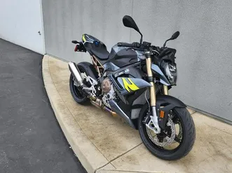 2023-bmw-s-1000-r-bluestone-metallic