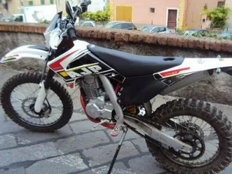 vendo-ajp-pr4-240-enduro-pro-2019-20-usata-a-imperia-codice-8996895-moto-it