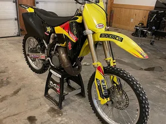 suzuki-rm-125-2-stroke