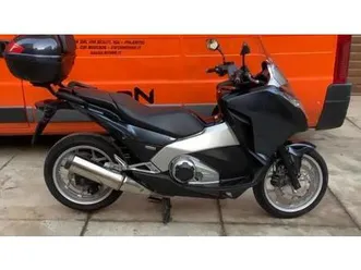 vendo honda integra 700 (2011 - 13) usata a catania (codice 8209250) - moto.it