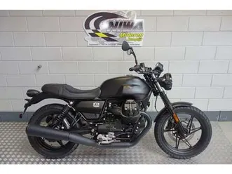 moto guzzi v 7 zwart