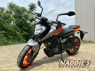 2023-ktm-200-duke