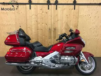 honda gl 1800 goldwing rood