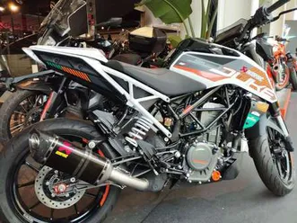ktm 390 duke akrapovic bianco