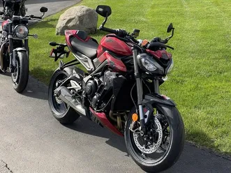 2024-triumph-street-triple-765-rs-carnival-red
