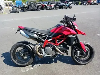 2019-ducati-hypermotard-950-121-bw