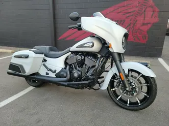 2024-indian-chieftain-r-dark-horse-r-with-powerband-audio-package