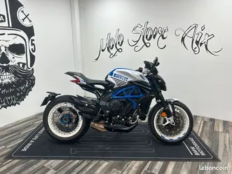 mv-agusta-dragster-800-rr-pirelli