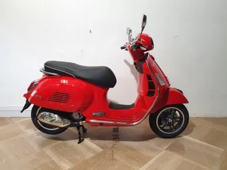 vendo-vespa-gts-300-super-2023-24-nuova-a-rosta-codice-9329901-moto-it