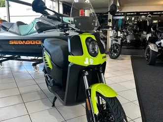 fantic-issimo-city-e-roller-45-km-h-elektro-roller-bis-140-km