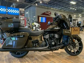 2023-indian-roadmaster-dark-horse-bronze-pearl-metallic