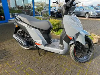 peugeot-tweet-125-in-der-gt-ausfuhrung