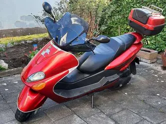 yamaha-majesty-125-roller-scooter-in-rot-gebraucht-in-linkenheim-hochstetten-fur-eur-998