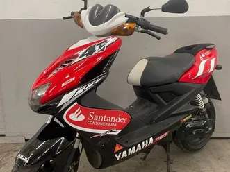 yamaha-aerox-santander-edition-roller-50-ccm-2-takt-25km-h-mofa