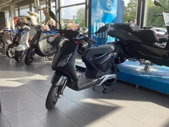 piaggio 1+ black und grau neu sofort verfügbar !