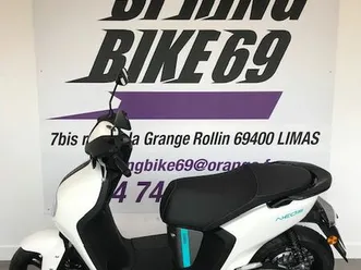 yamaha neo's 50 2024 2 batteries 100 kms
