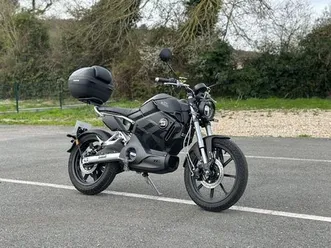 super-soco-tc-max-full-black-125-moto-100-electrique