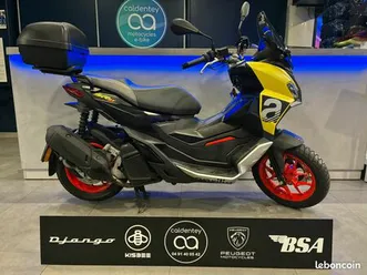 aprilia sr125gt du 27/04/2022 avec 6770kms garantie 12 mois
