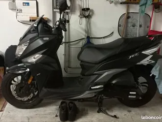 sym jet 14 ac 125 cc 1ère main, parfait état, kilométrage très peu évolutif