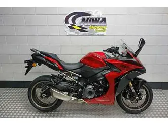 suzuki gsx s 1000gt rood
