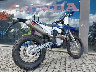 yamaha ténéré 700 world rally 2024 como nova + extras