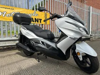 kawasaki-j125-abs-special-edition-scooter-125-cc