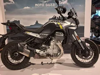 moto guzzi stelvio nero