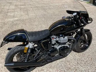triumph thruxton cafe racer