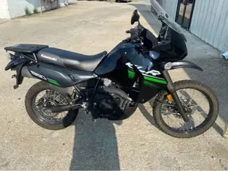 2016-kawasaki-klr-650-79-bw