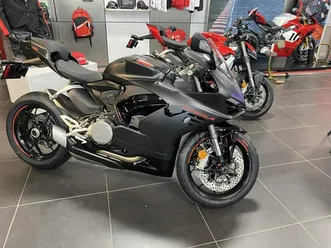 2024-ducati-panigale-v2-black-on-black
