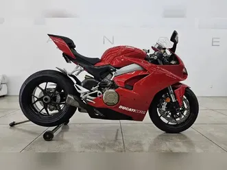 2019-ducati-panigale-v4-127-bw