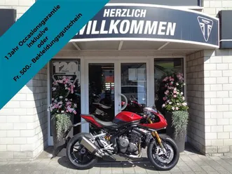 triumph-speed-triple-1200-rr