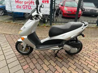 aprilia sr 125 leonardo