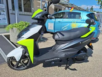 e-scooter 45 km/h elektroroller futura 3.400w 72v li-ion bis 65km