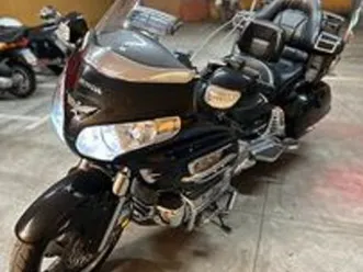honda-gold-wing-gl-1800-nero