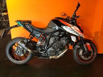 ktm 1290 super duke . nero
