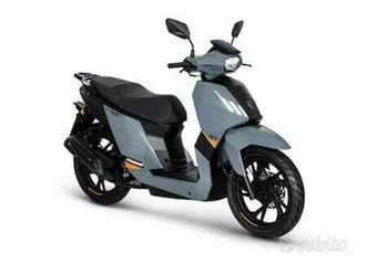 peugeot-tweet-125-gt-2023-rca-agevolata-in-sede