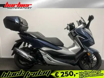honda forza 300 nss c-abs blauw