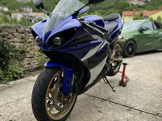 yamaha-r1-big-bang-2009-god-2009-god